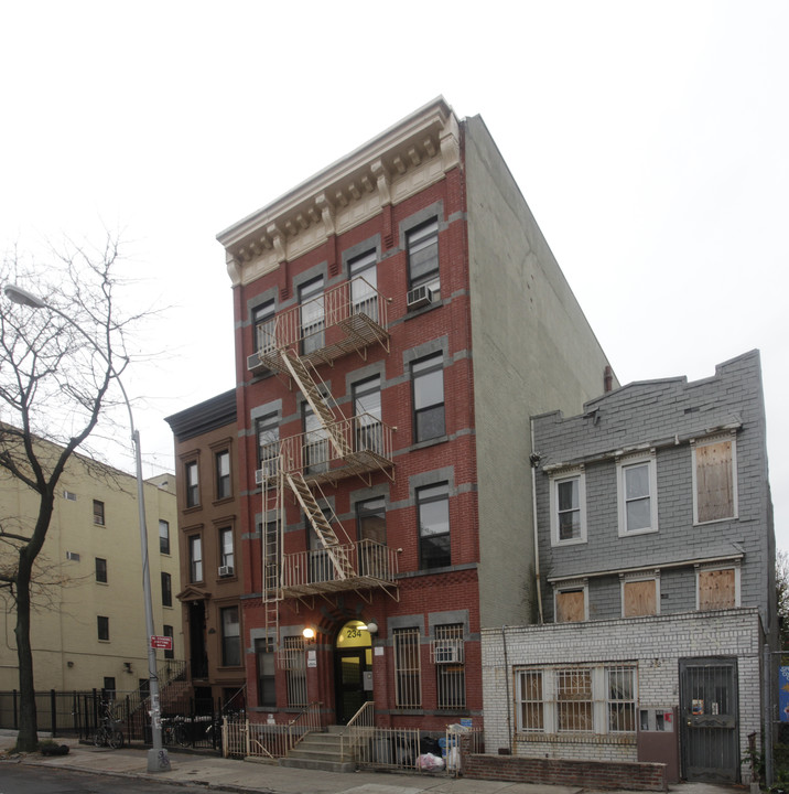 234 Spencer St in Brooklyn, NY - Building Photo