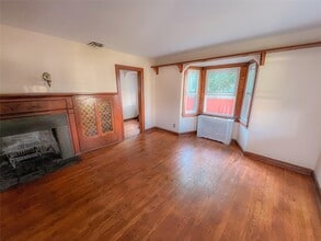 109 L St in Elmont, NY - Building Photo - Building Photo