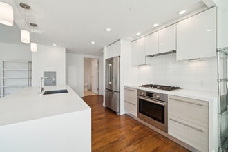 555 Fulton St, Unit 303 in San Francisco, CA - Building Photo - Building Photo