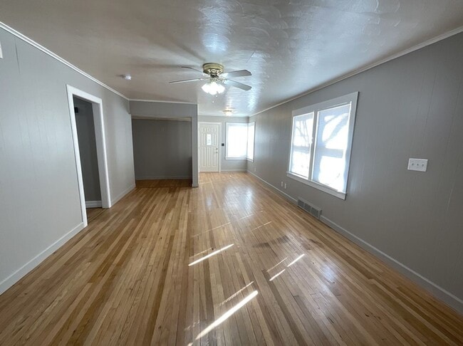 1561 S Pickwick Ave in Springfield, MO - Building Photo - Building Photo