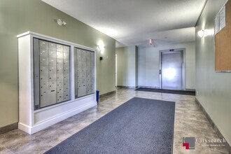 5720-212 2 St SW in Calgary, AB - Building Photo - Building Photo