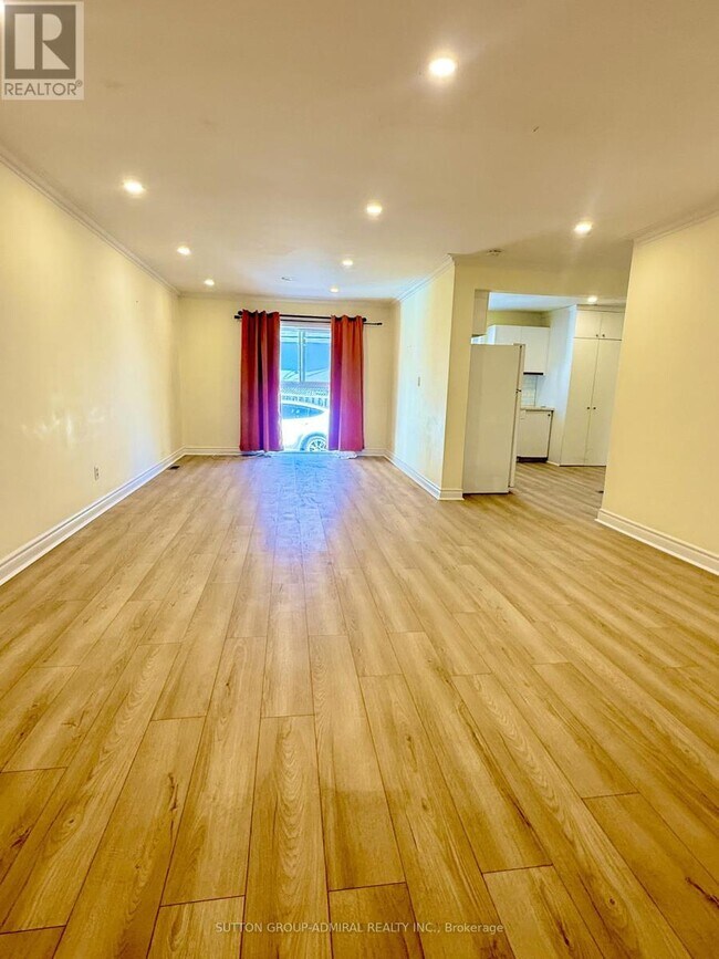 61 Parkside Dr in Newmarket, ON - Building Photo - Building Photo