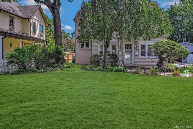 property at 62 Penataquit Pl