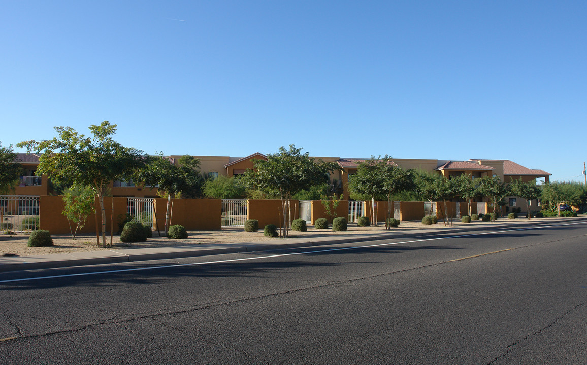 Casa Bill Soltero in Glendale, AZ - Building Photo