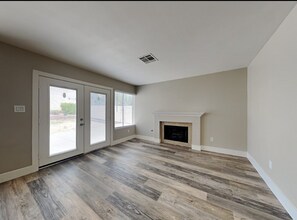 5753 Indian Ridge Dr in North Las Vegas, NV - Foto de edificio - Building Photo