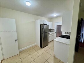 218 Santillane Ave in Coral Gables, FL - Building Photo - Building Photo