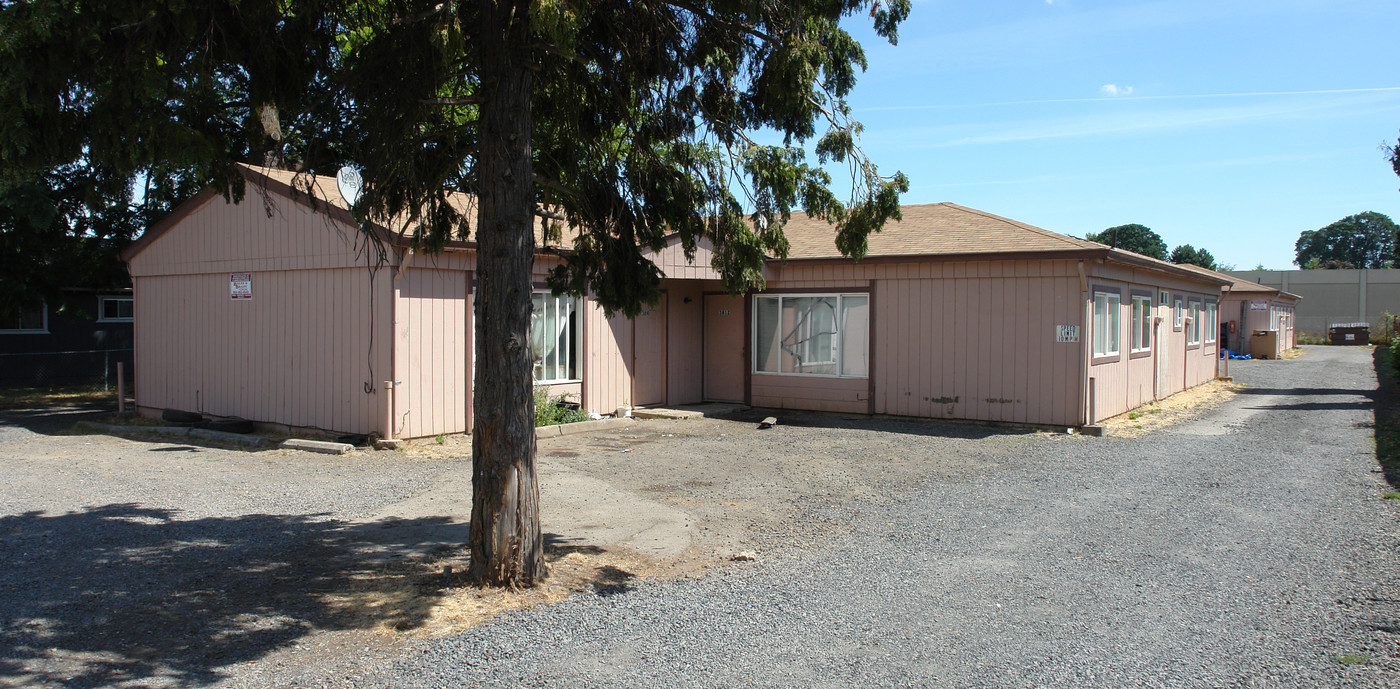 3810-3828 Hawthorne Ave NE in Salem, OR - Building Photo