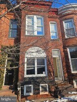 36 E Ostend St in Baltimore, MD - Building Photo