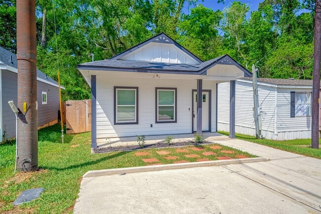 352 Westchase St in Montgomery, TX - Building Photo - Building Photo