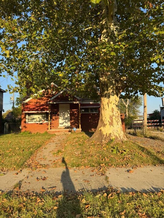 15318 Whitcomb in Detroit, MI - Building Photo