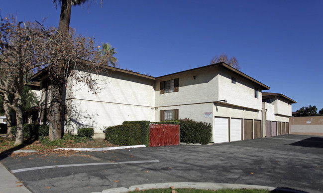 Upland Villas Apartments in Upland, CA - Building Photo - Building Photo