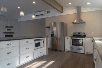 120 Erskine Ferry Rd in Seguin, TX - Building Photo - Building Photo