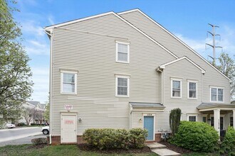 11214 Wortham Crest Cir in Manassas, VA - Building Photo - Building Photo