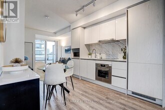 180 Front St E in Toronto, ON - Building Photo - Building Photo