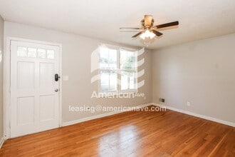 321 Briercliff Dr in Columbia, SC - Foto de edificio - Building Photo