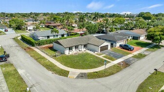 13231 SW 86th St in Miami, FL - Building Photo