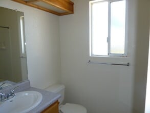 1756 San Ramon Ln in Los Banos, CA - Building Photo - Building Photo