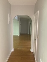 100 Sewall Ave, Unit 6 in Brookline, MA - Building Photo