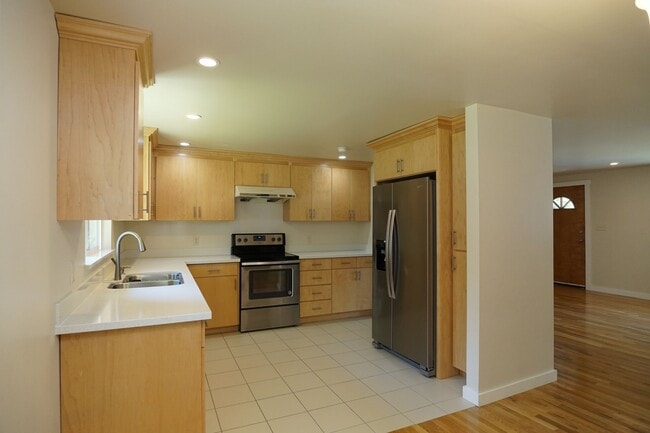 1017 S 124th Pl in Seattle, WA - Building Photo - Building Photo