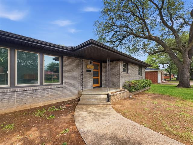property at 2137 Lenamon Dr