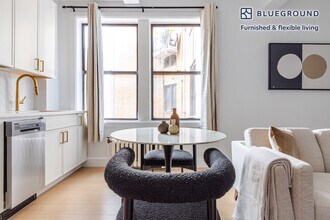 244 W 72nd St in New York, NY - Building Photo - Building Photo