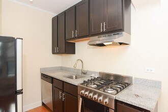 4742 N Hermitage Ave, Unit 802 in Chicago, IL - Foto de edificio - Building Photo