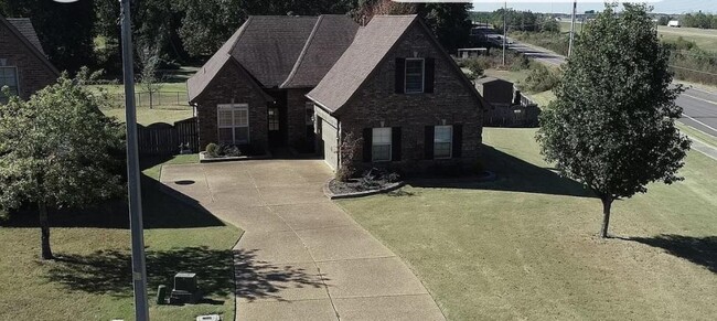 property at 763 Fairway Pointe Cove W