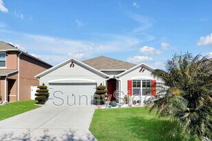 318 Briar Patch Lp in Davenport, FL - Building Photo