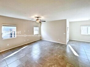 497 Silver Smt Ave in Henderson, NV - Building Photo - Building Photo