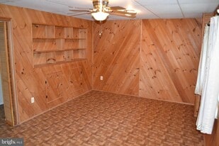 2100 Glenn Spring Ct in Falls Church, VA - Building Photo