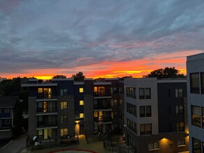 7600 Lyndale Ave S, Unit 418 in Minneapolis, MN - Building Photo - Building Photo