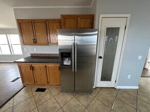 7301 E County Road 62 in Midland, TX - Foto de edificio - Building Photo