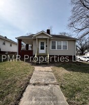 2902 Mitchell Ave in St. Joseph, MO - Building Photo
