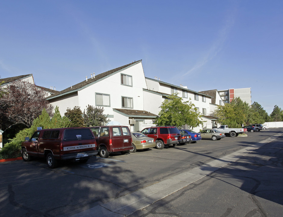 Sierra View in Reno, NV - Building Photo