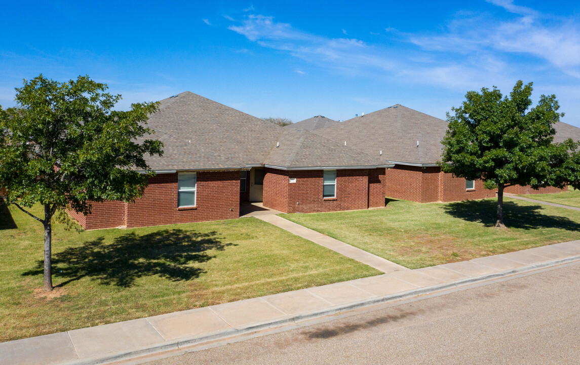 Dimora Village in Lubbock, TX - Building Photo