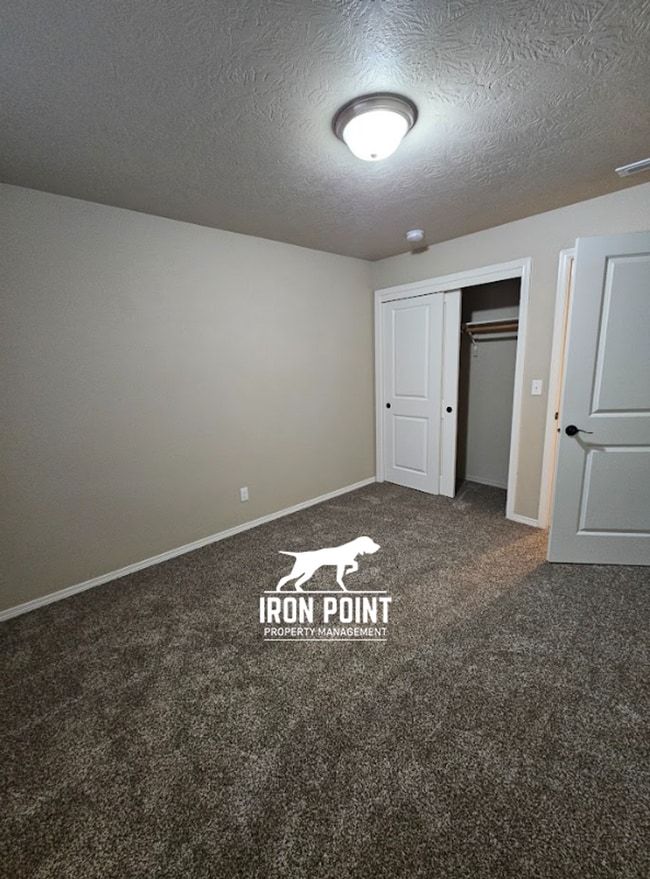 5700 S Summit Creek Way in Boise, ID - Building Photo - Building Photo