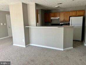 2406 Autumn Harvest Ct-Unit -204 in Odenton, MD - Building Photo - Building Photo