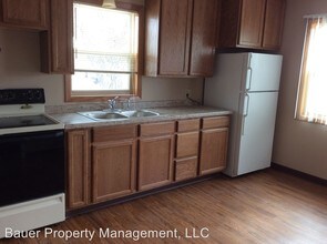 11 4th St E in Dickinson, ND - Building Photo - Building Photo