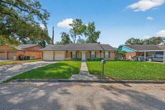 108 Belvedere Dr in Conroe, TX - Building Photo - Building Photo