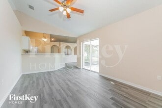 711 Hamster Way in Kissimmee, FL - Foto de edificio - Building Photo