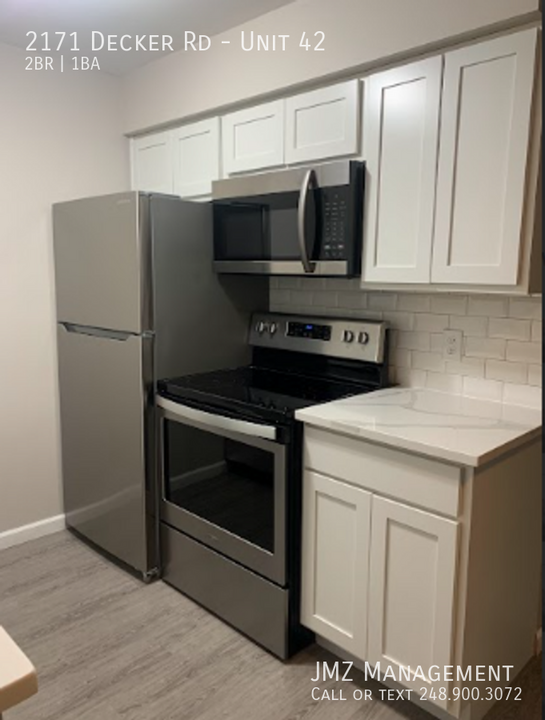 2171 Decker Rd-Unit -Unit 42 in Walled Lake, MI - Building Photo