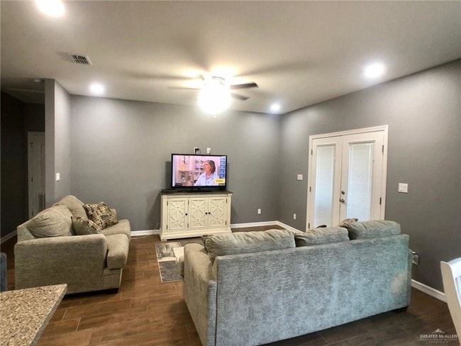 18 Montemorelos St in Alton, TX - Building Photo - Building Photo