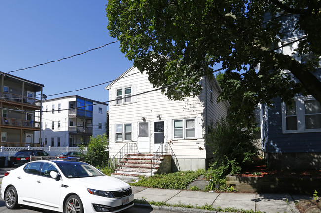 35 Melbourne St in Dorchester, MA - Foto de edificio - Building Photo