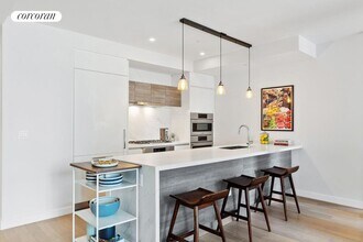 505 W 43rd St in New York, NY - Building Photo - Building Photo