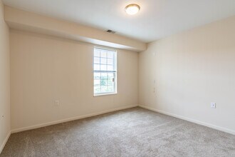 Glenwood Square Senior Apartments in Twinsburg, OH - Building Photo - Interior Photo