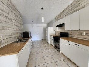 205 Wendell Ave in Groveland, FL - Building Photo - Building Photo