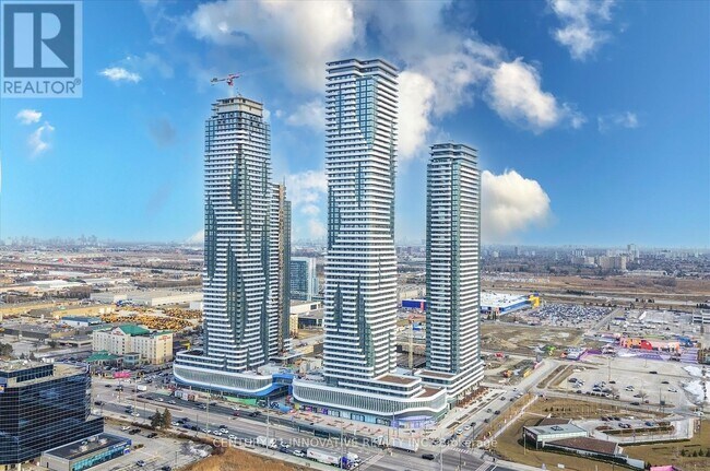 225 Commerce St in Vaughan, ON - Building Photo - Building Photo