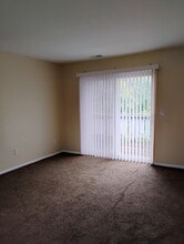 Willow Manor Apartments in Fenton, MI - Building Photo - Building Photo