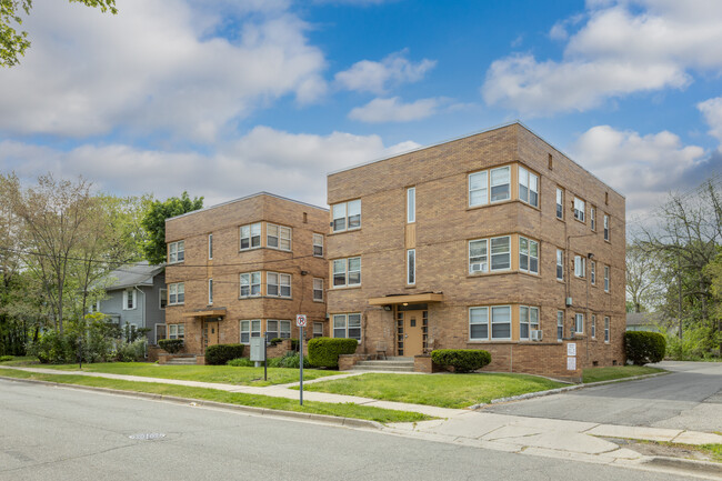 248 Garfield Ave in Battle Creek, MI - Foto de edificio - Building Photo