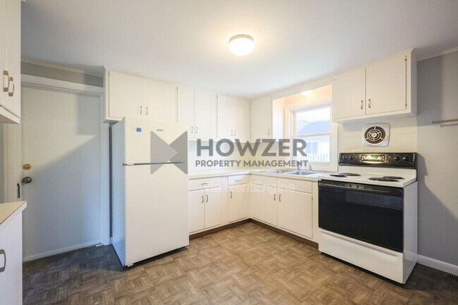 property at 20 Ellis Dr